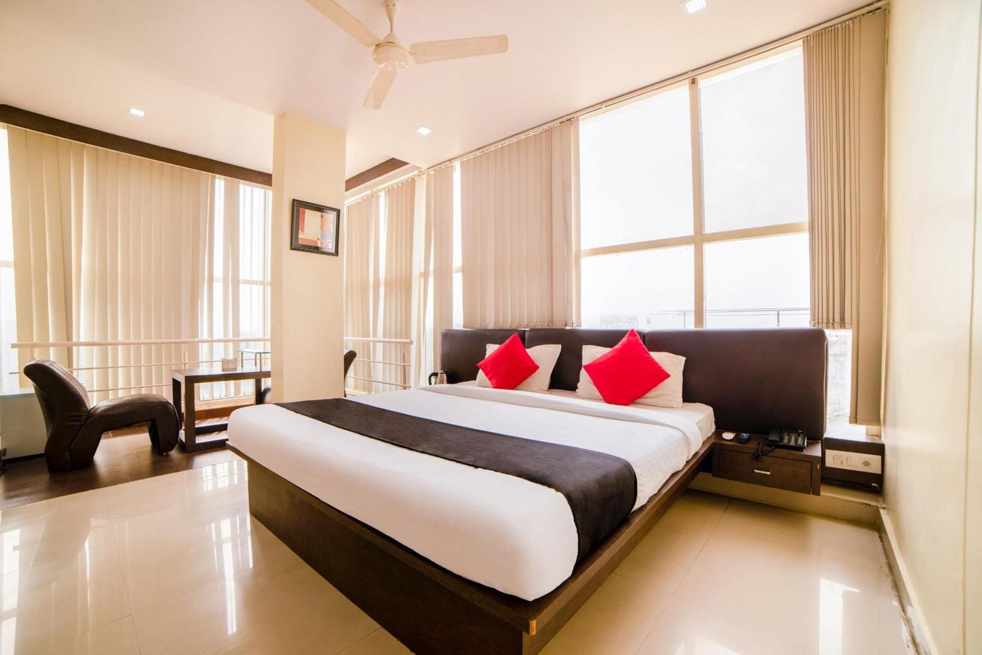 Super Capital O Raaga Grand Hotel Haiderabad Buitenkant foto