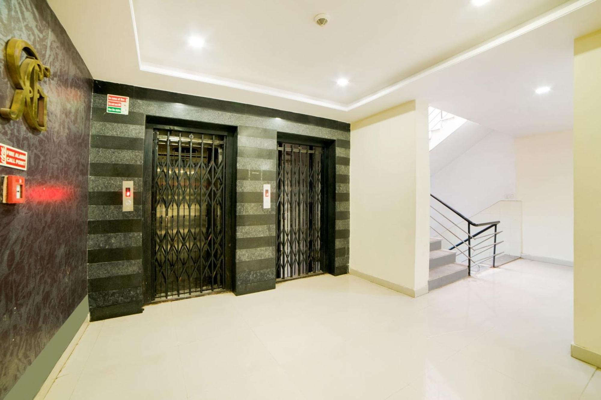 Super Capital O Raaga Grand Hotel Haiderabad Buitenkant foto