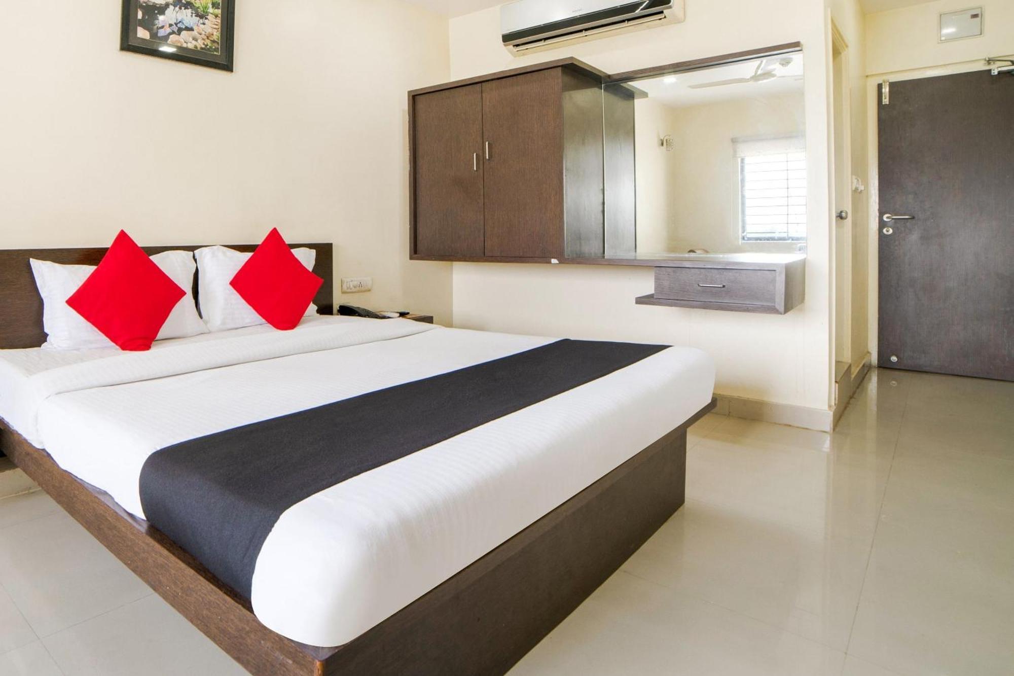Super Capital O Raaga Grand Hotel Haiderabad Buitenkant foto