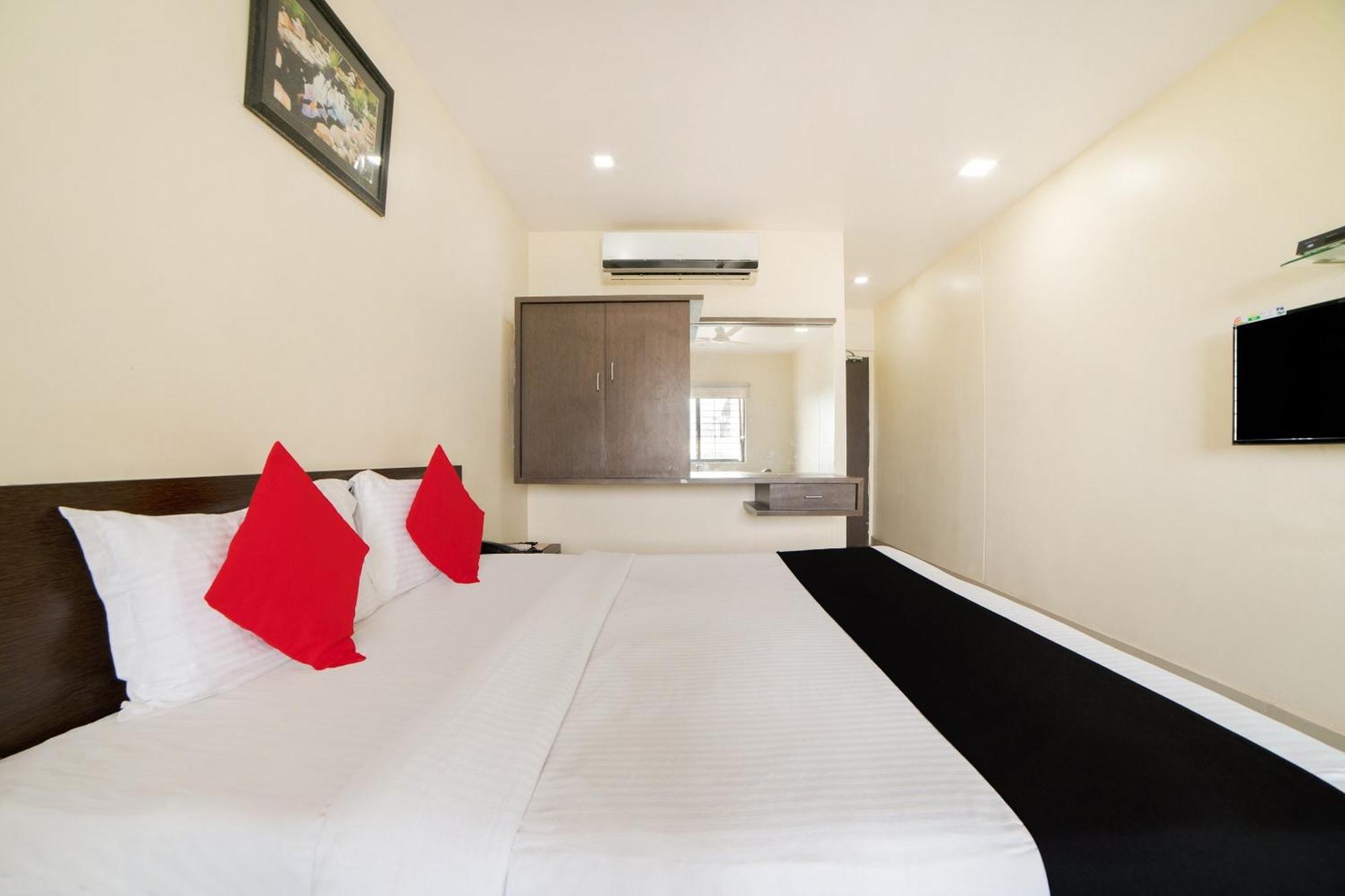 Super Capital O Raaga Grand Hotel Haiderabad Buitenkant foto